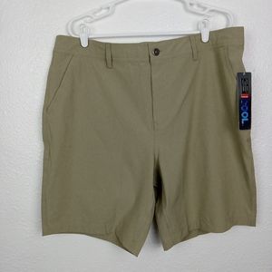 32 Degrees Cool Performance Shorts Men's Size 38 Khaki Zipper Pocket NWT